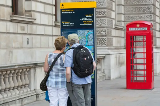 Legible London West End prototype